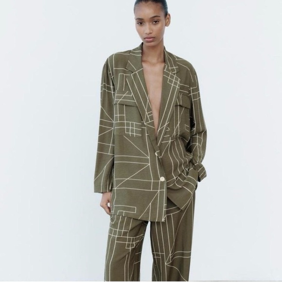 Zara green jacket with white detail NWOT Size M. Firm price. - Picture 1 of 4